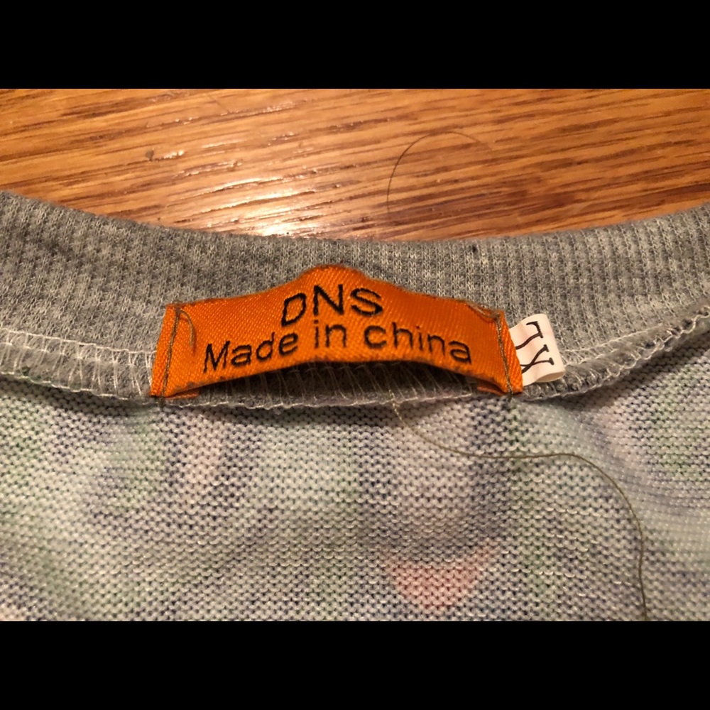 Asian Design Sweater - Picture 2 of 5